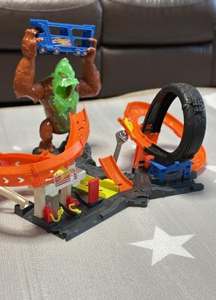 Трек hot wheels напад токсичної горили
