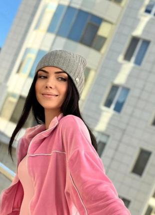 Женская шапка