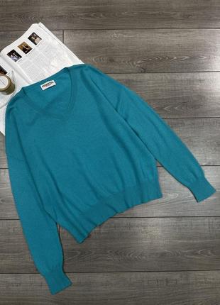 Фирменный свитер джемпер с v-образным вырезом essentiel antwerp