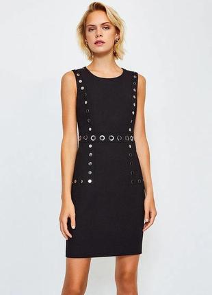 Нова сукня karen millen прямого крою з деталями люверсів
