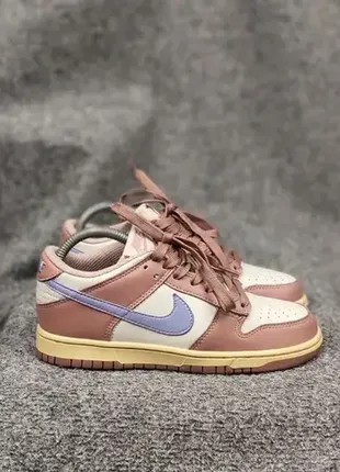 Трендовые женские кроссовки nike dunk low pink oxford оригинал кожаные кеды2 фото