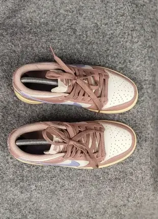Трендовые женские кроссовки nike dunk low pink oxford оригинал кожаные кеды3 фото