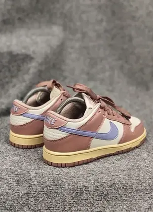 Трендовые женские кроссовки nike dunk low pink oxford оригинал кожаные кеды7 фото