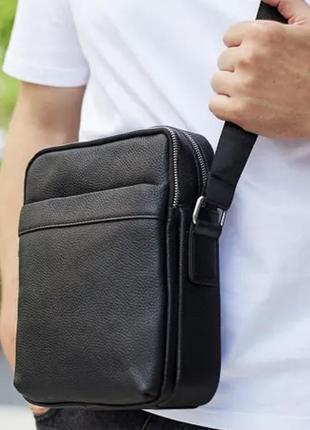 Чоловіча шкіряна сумка класична