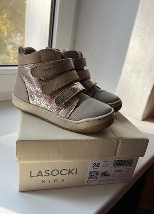 Демисезонные кожаные ботинки lasocki 26