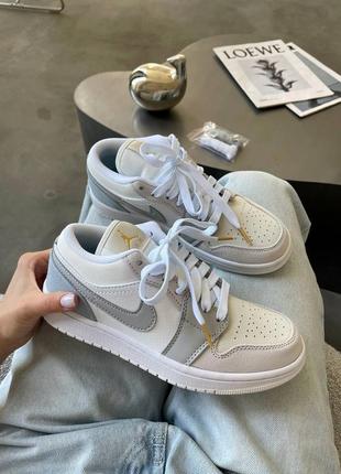 Nike air jordan low paris premium