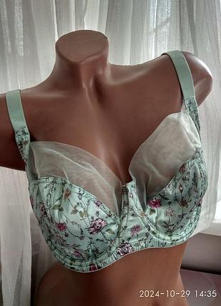 Новий красивий бюстгалтер розмір 75g/80f