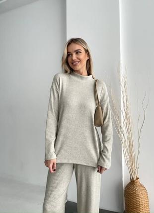 Теплый брючный костюм