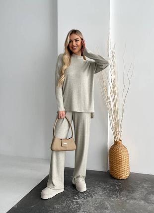 Теплый брючный костюм