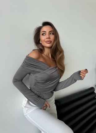 Лонгслів з відкритими плечами трикотаж масло