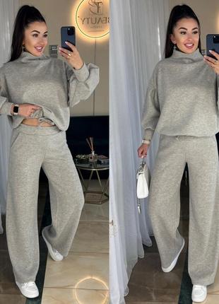 Теплий брючний костюм