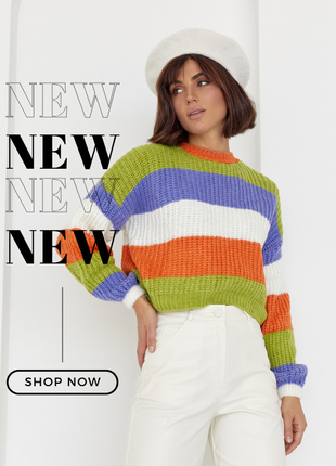 Укороченный вязаный свитер в цветную полоску