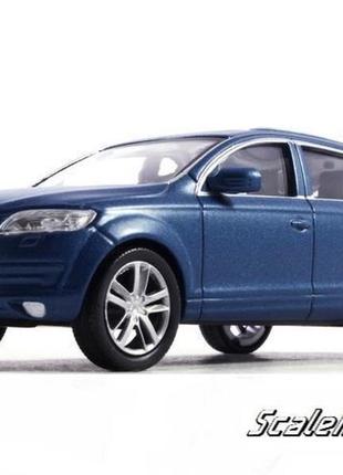 Масштабна модель audi q7 (2005). суперкари. масштаб 1:43