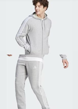 Спортивный костюм adidas на флисе