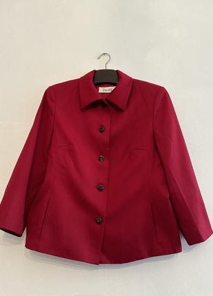 Жакет в смужку.