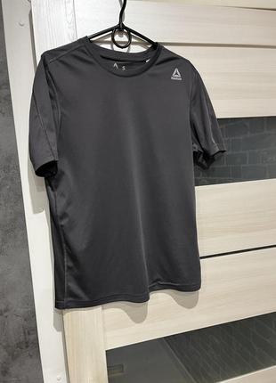 Футболка reebok тренувальна