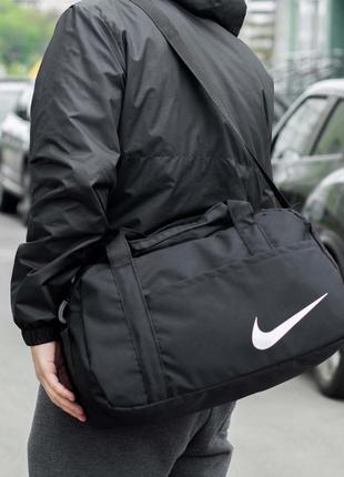 Спортивная сумка nike ego white черного цвета для тренировок, фитнеса и поездок3 фото