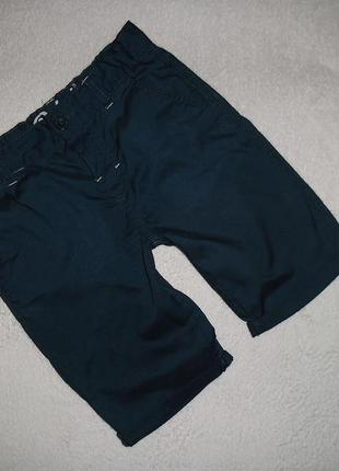 Тоненькие шорты rebel на 9-10 лет.