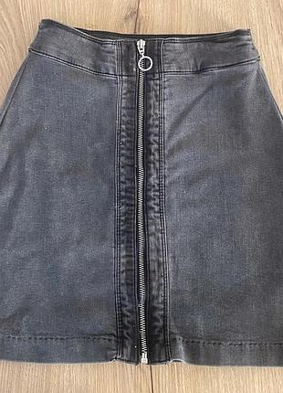 Джинсова спідниця на замку