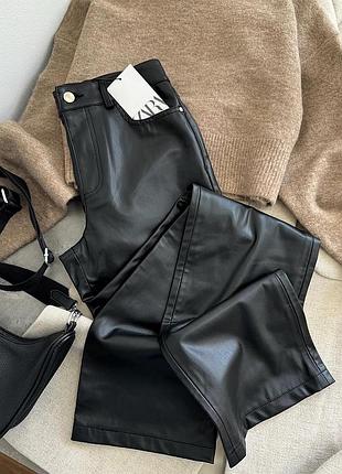 Новые кожаные брюки от zara