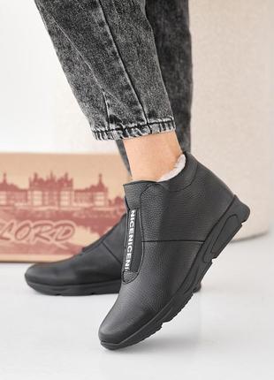 Жіночі кросівки шкіряні зимові чорні розмір 40 fv_003271