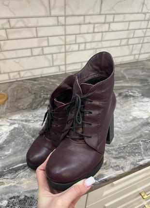 Ботинки, сапожки на каблуке