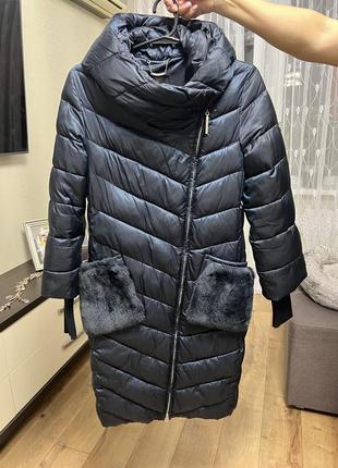 Зимнее пальто с натуральным мехом
