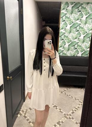 Белое платье