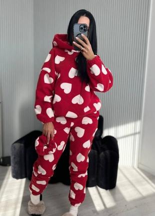 Пижама женская теплая в сердечко оверсайз худи с капишоном брюки на высокой посадке с карманами качественная стильная мягкая красная черная