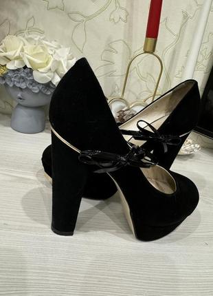 Туфлі жіночі