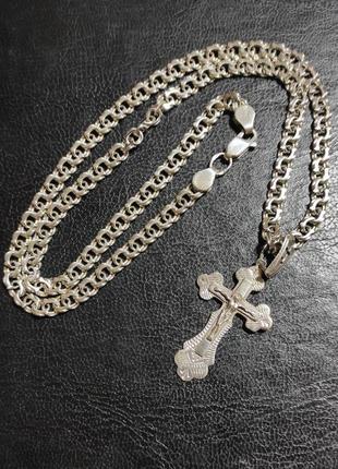 Срібний ланцюжок із хрестиком