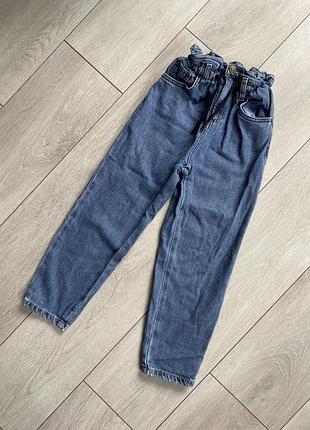 Джинсы на резинке