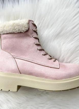 Suede boots low pink collar