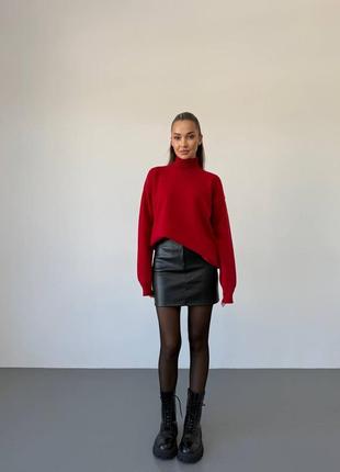 Юбка мини из экокожи на замше