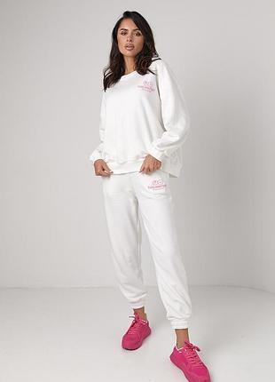 Трикотажний жіночий костюм з принтом - молочний цвет, s (є розміри)