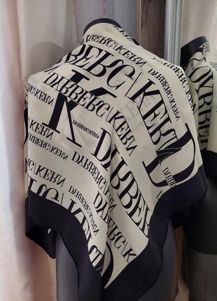 Хустка з написами