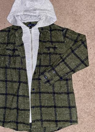 Рубашка в клетку с капюшоном