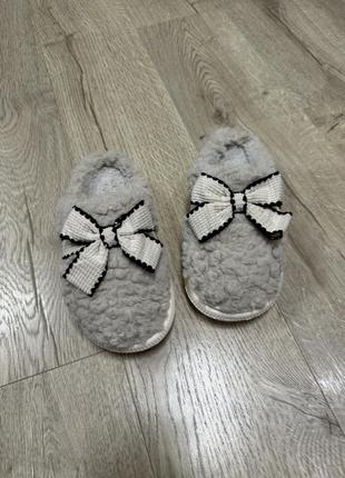 Женские тапочки