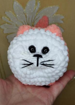 Котики з плюшевої пряжі