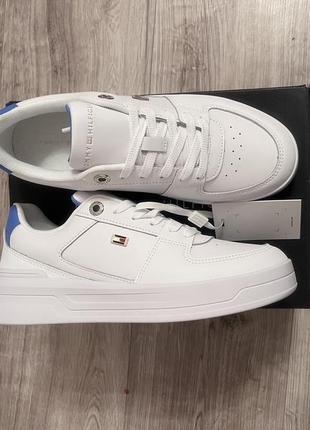 Кожаные белые кроссовки tommy hilfiger