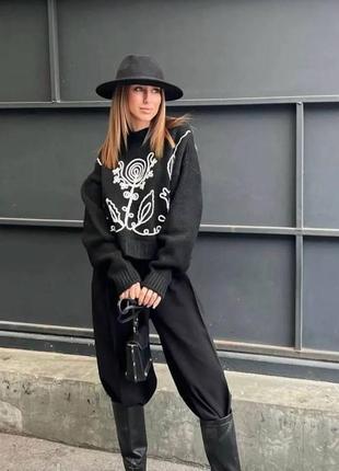 Свитер женский с вышивкой