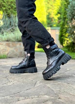 Шкіряні чорні черевики демі