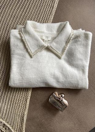Белый свитер с воротником h&m- l ( oversize)