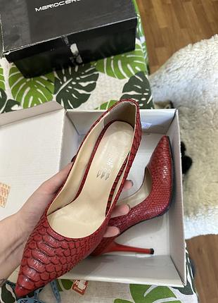 Красные туфли