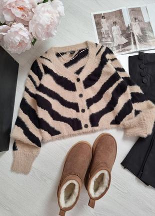 Кардиган на гудзиках zebra