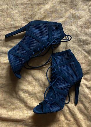 Туфлі для танців хілс, heels