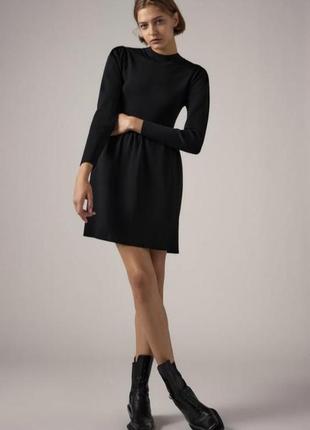 Шикарное плотное, качественное эластичное стильное платье в мелкий рубчик zara