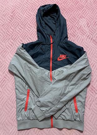 Чоловіча вітровка