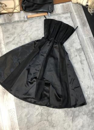Розкішне чорне плаття