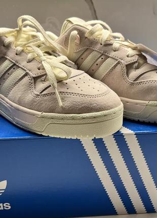 Кроссовки женские -adidas ninos rivalry lov